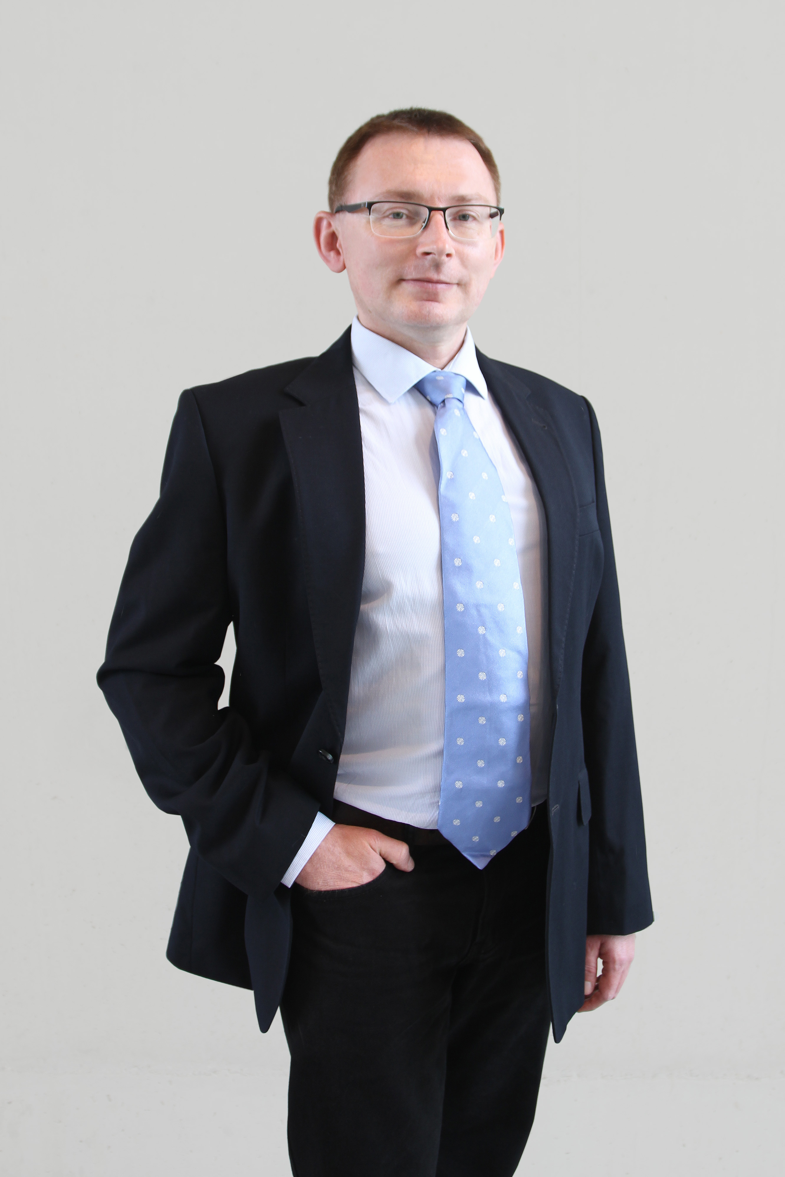 Dr Artur Wierzbicki