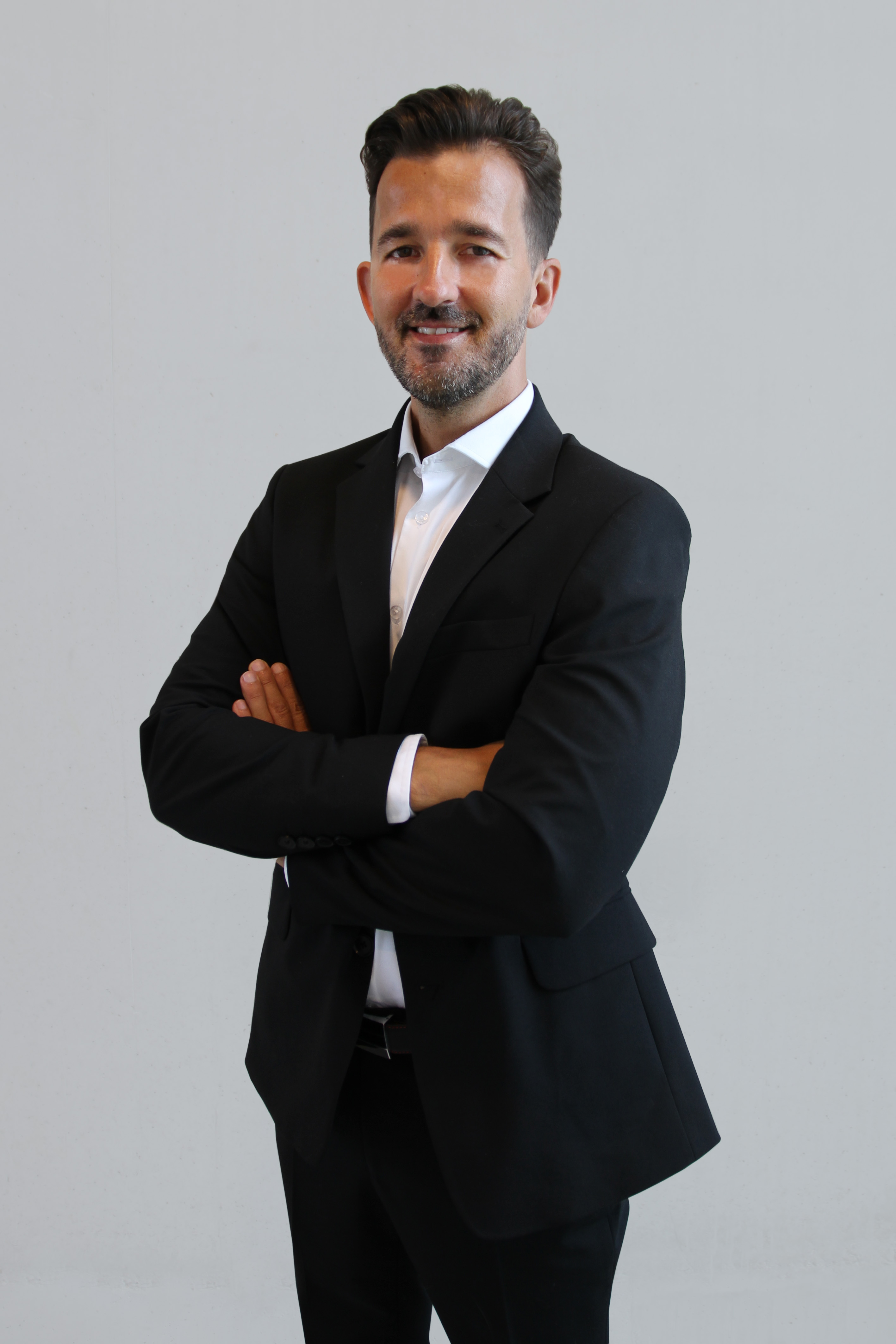 Dr hab. Paweł Mikołajczak, prof. UEP